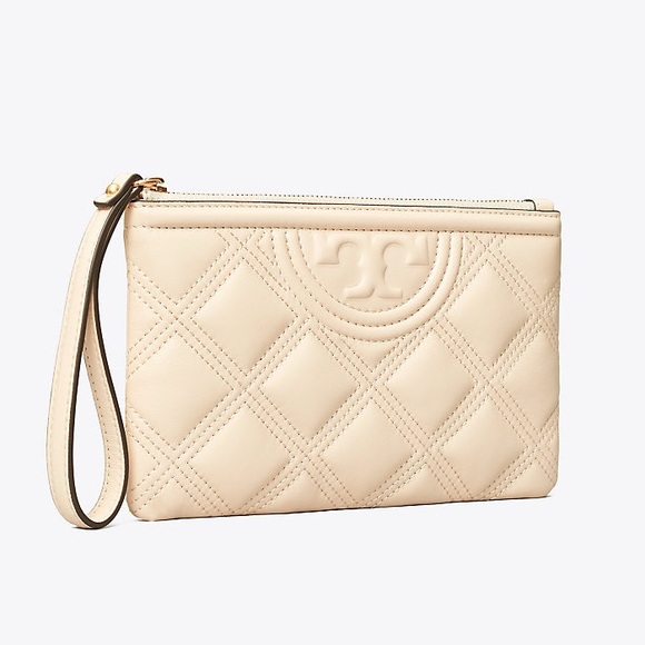 Tory Burch Handbags - NWOT TORY BURCH Fleming Soft Wristlet In New Cream
